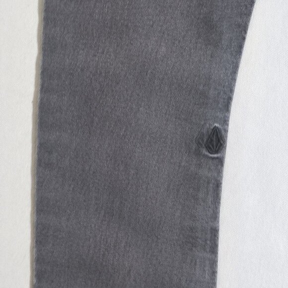 Volcom Jeans men's youth size 27X27 medium washed grey 2X4 Skinny fit jeans - Picture 10 of 15